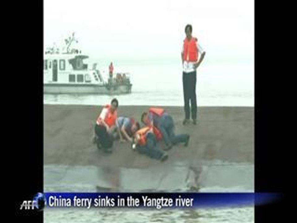 Ship with over 450 on board sinks in Yangtze river