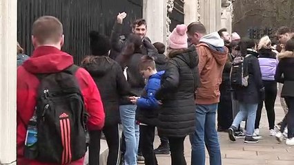 Inglaterra suspende isolamento obrigatório para casos de covid