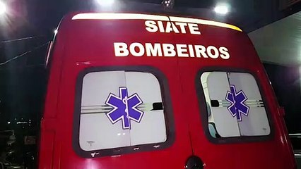 Trabalhador cai de telhado de empresa; homem ficou ferido