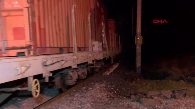 İSTANBUL-ÇATALCA'DA HEMZEMİN GEÇİTTE YÜK TRENİ KAMYONETE ÇARPTI: 2 YARALI