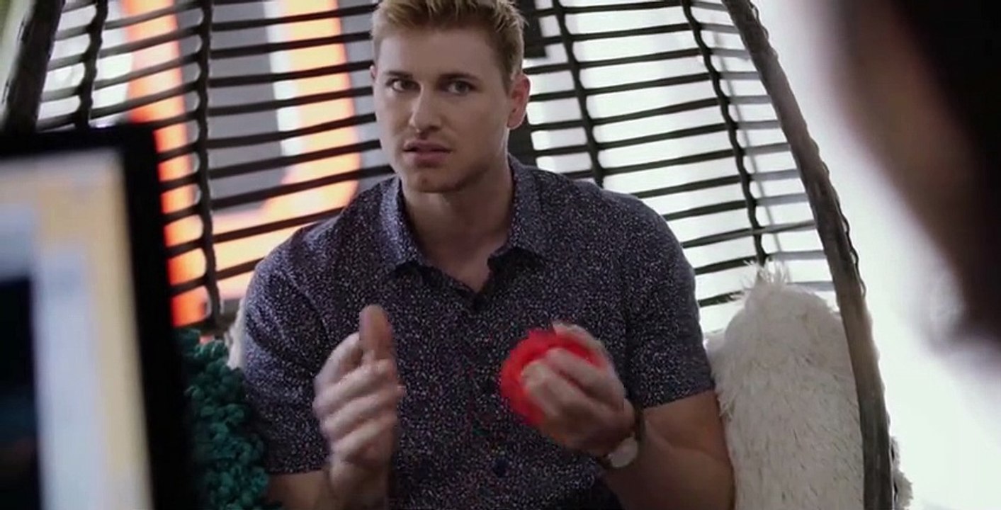 Casual S03 E03