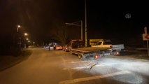 Çatalca'da yük treninin çarptığı hafif ticari araçtaki 2 kişi yaralandı