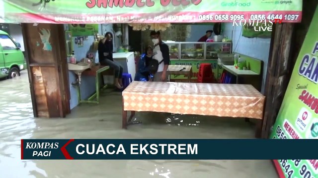 Banjir! Luapan Sungai Akibat Hujan Deras, Rendam Kawasan Perekonomian Warga Wiyung