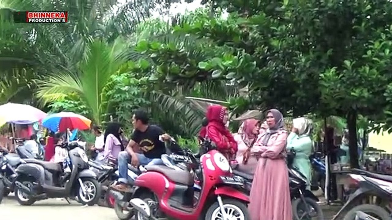 Emak-Emak Ratu Jalanan || Ratok Pasaman Ria Nada Live Event Wedding