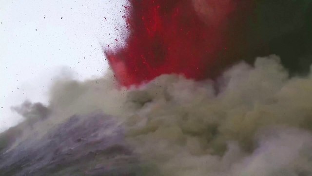 Italie: l'Etna entre de nouveau en éruption