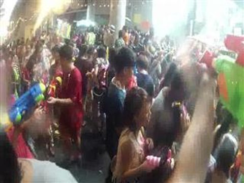 Songkran festival brings watery chaos to Bangkok