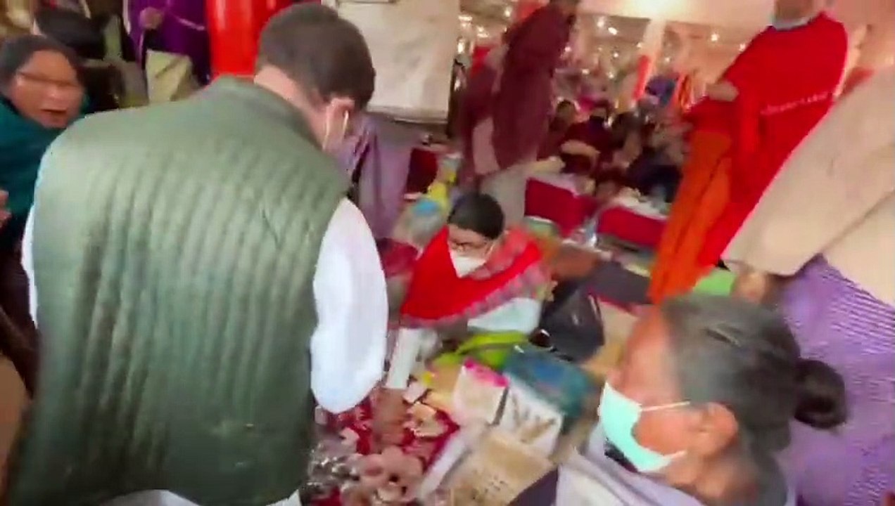 VIDEO : राहुल गांधी पहुंचे 500 साल पुराने एशिया के सबसे बड़े ऑल वीमेन मार्केट, देखें कैसे हुआ स्वागत?