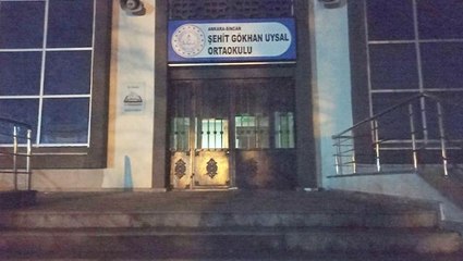 Hakkında uzaklaştırma kararı bulunan adam, 2 çocuğunun annesini çalıştığı okulda öldürdü