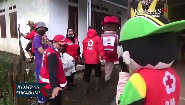 PMI Berikan Trauma Healing Pada Anak-Anak Korban Banjir