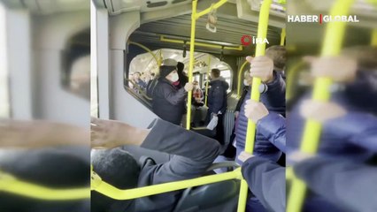 Metrobüste koronavirüs paniği: Adam ölüyor, biri ilgilensin