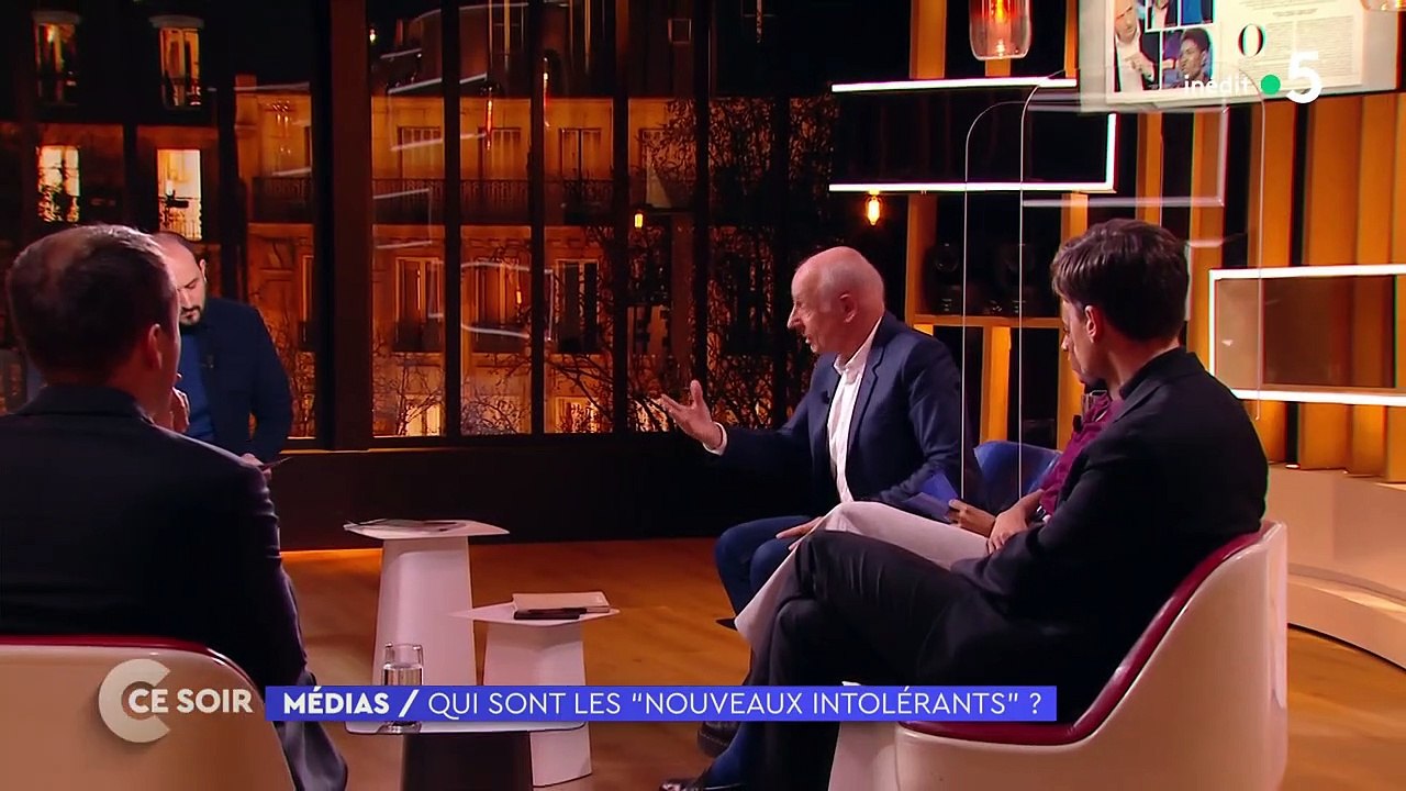 Jean-Michel Aphatie : "Je suis un père la morale et j'emmerde ceux que ça emmerde"