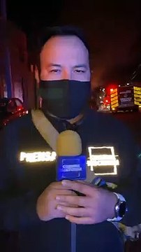 “Live“ Voraz incendio consume una fábrica de muebles en el Centro de Tonalá