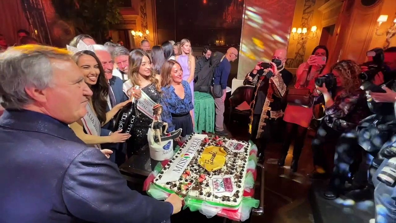 Zeudi Di Palma è Miss Italia "Dedico questa vittoria a mia madre"