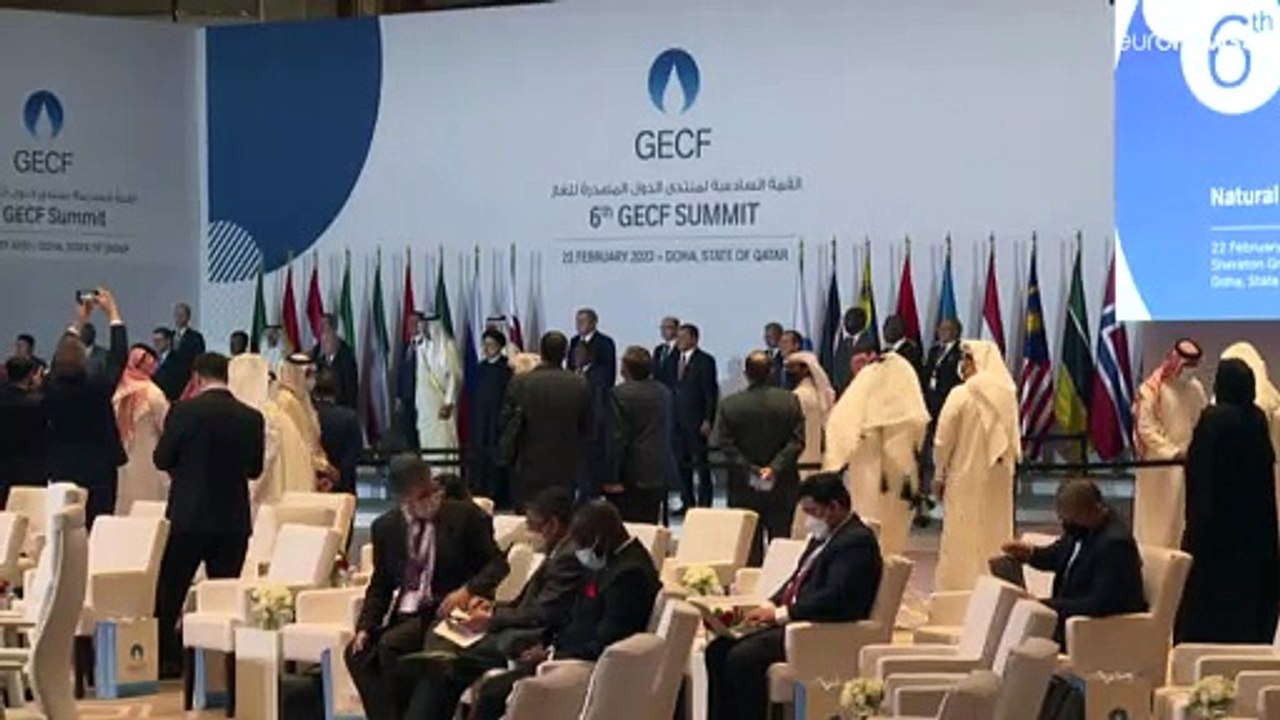 أمير قطر يقول إن طاقة إنتاج الغاز المسال سترتفع...