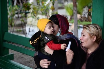 Son dakika! POLİS EŞİNİN CENAZE TÖRENİNE 2 YAŞINDAKİ OĞLUYLA KATILDI