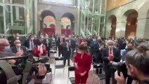 Aplausos a Isabel Díaz Ayuso en la sede del Ayuntamiento de Madrid