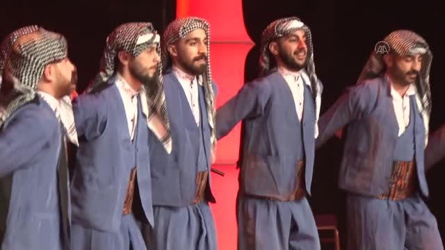 DİYARBAKIR - Reng-i Hakkari Sanat Topluluğu sahne aldı
