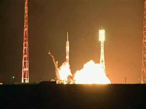 Soyuz rocket launches towards ISS after delay