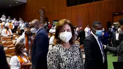 Vicepresidenta hace llamado de continuar acudiendo a los centros de vacunación