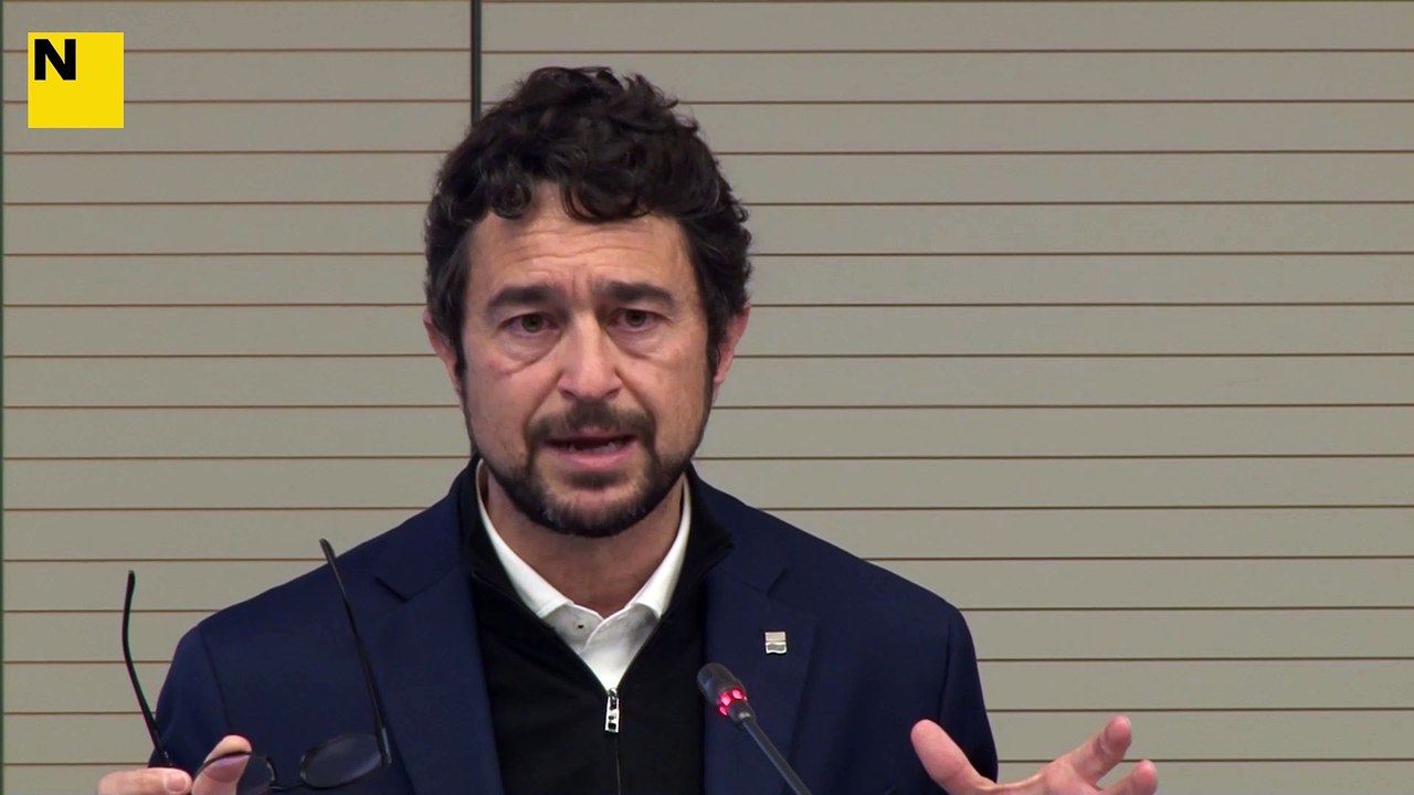 El president del Port de Barcelona, Damià Calvet, detalla les inversions previstes per a l'electrificació de molls