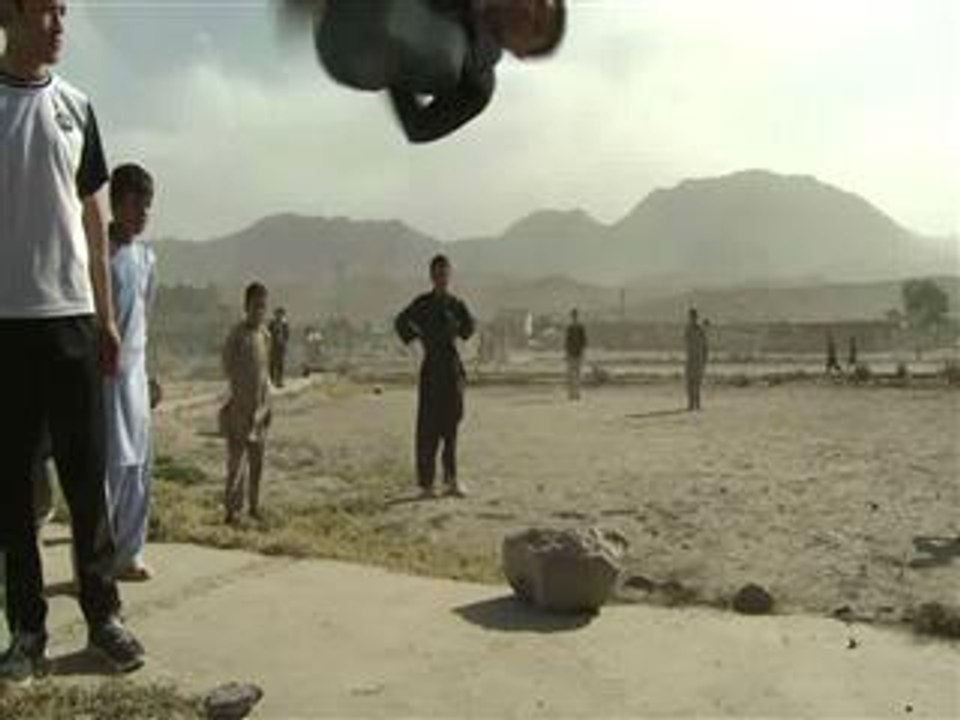 Young Afghans find freedom through freerunning flips