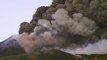 El volcán Etna arroja columnas de humo de hasta 10 kilómetros de altura en Sicilia