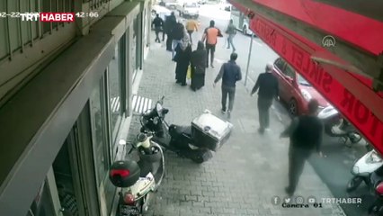 Polisten kaçarken yayaya çarptı