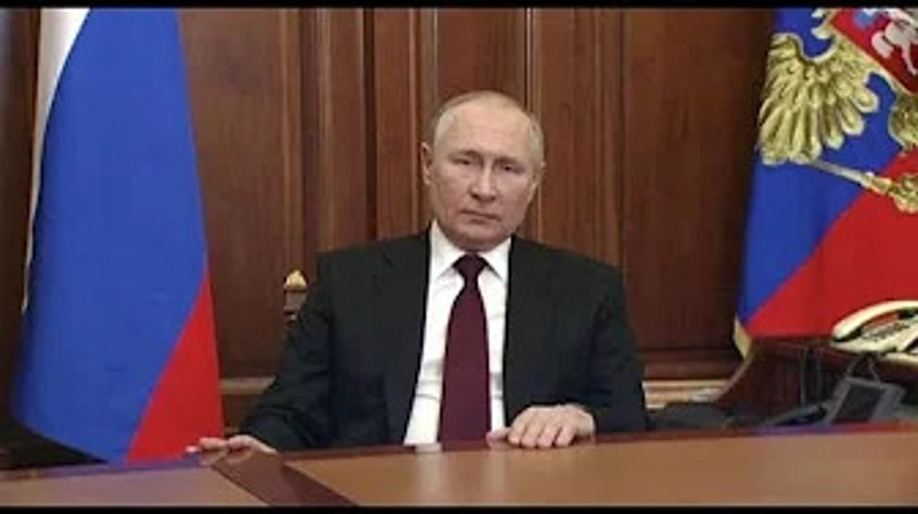 Putin gets green light to deploy troops to eastern Ukraine
