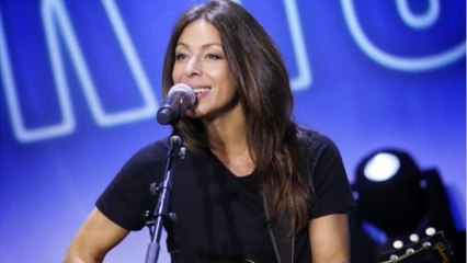 VOICI : Rose : la chanteuse révèle avoir été atteinte d'un cancer du sein
