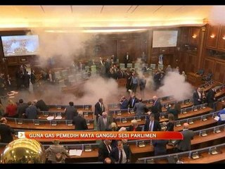 Guna gas pemedih mata ganggu sesi Parlimen