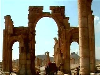Islamic State militants blow up ancient Arch of Triumph in Palmyra