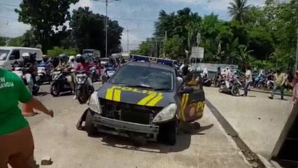 Mobil Patroli Hilang Kendali hingga Menabrak Dua Sepeda Motor dan Pelajar