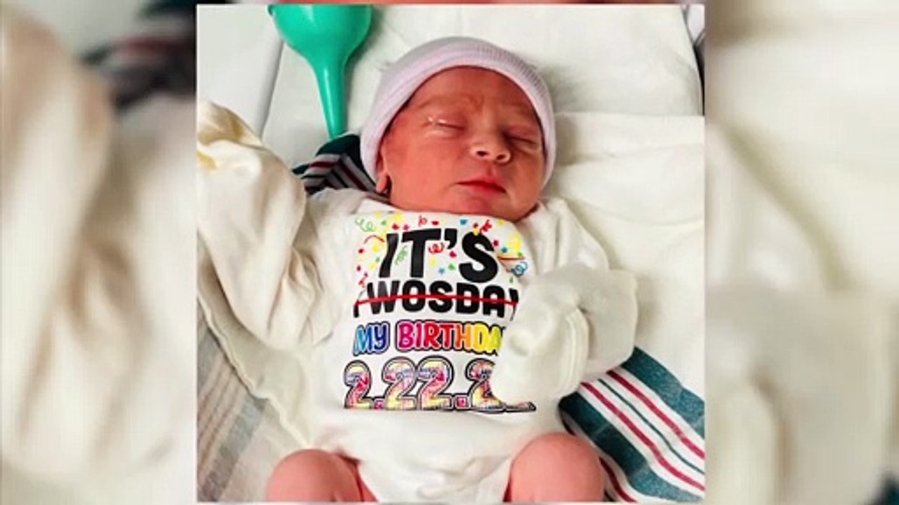 Reciben a bebes en “twosday”