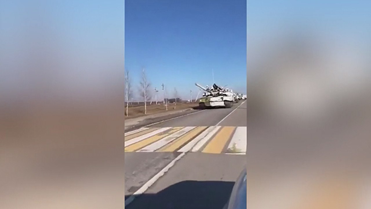 Rus tankları ilerliyor