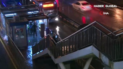 İstanbul güne yağmurla uyandı