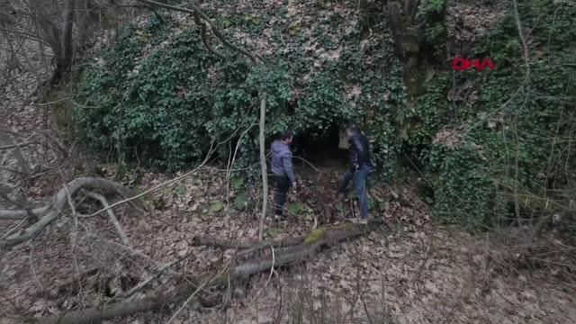 KÜÇÜKBAŞ HAYVANLARINI OTLATIRKEN MAĞARA KEŞFETTİLER