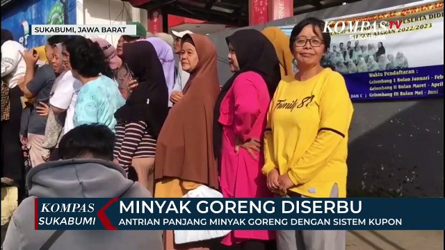 Antrian Panjang Minyak Goreng Dengan Sistem Kupon