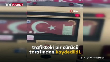 Şoför minibüsün dışına da yolcu aldı