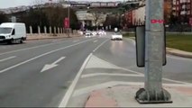 İstanbul trafiğinde ''izinli'' çakarlı otomobillerle düğün konvoyu