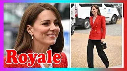 Kate arrive tardivement au Danemark après avoir ab@ndonné un jet privé pour un vol régulier