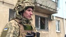 Ukrayna askeri röportaj verirken bomba düştü! Korku dolu anlar