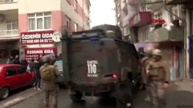 Eski eşini silahla rehin almak istedi! Vurularak yakalandı