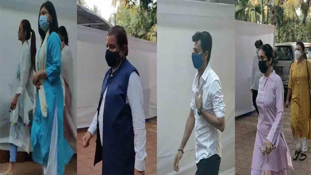 Bappi Lahiri Prayer Meet में Anup Jalota, Alka Yagnik and Other Celebs का Full Video | Boldsky