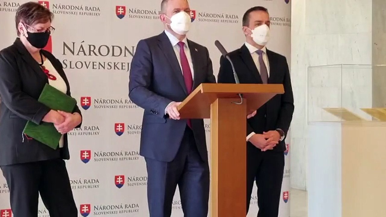 ZÁZNAM: Hlas-SD: Vyzýva vládu, aby sa urgentne začala zaoberať stavom v zdravotníctve