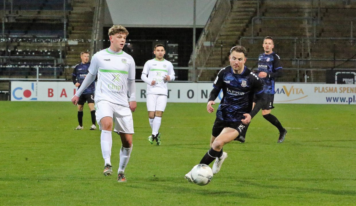 Acht Treffer und Peters` Vier-Minuten-Hattrick: FSV Frankfurt meistert Pokalhürde souverän