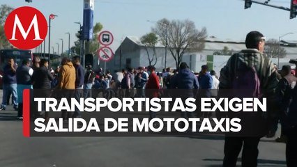 Transportistas bloquean eje 3 oriente de la CdMx