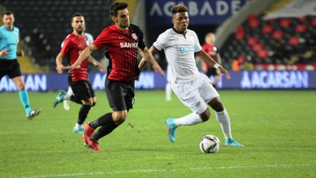 36 gün sonra kaldığı yerden devam etti! Süper Lig'deki erteleme maçında gol sesi çıkmadı