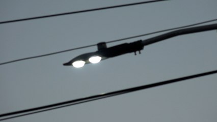 Restauran alumbrado público en los barrios Hialeah y Memorial Sandino