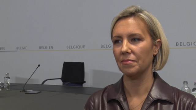 Ukraine: la Belgique enverra du matériel militaire mais pas d'armes selon la ministre Ludivine Dedonder