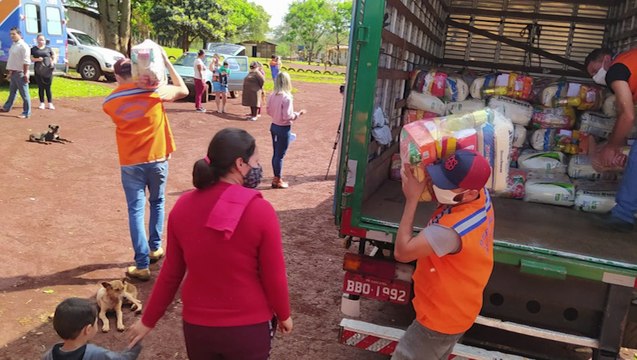 Defesa Civil de Cascavel entrega mil cestas básicas para famílias do interior